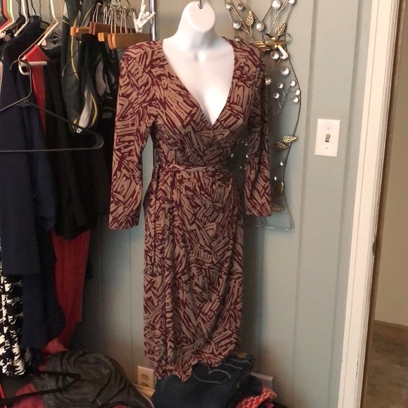 BCBGMaxAzria Dresses & Skirts - BCBGMAXAZRIA red and tan wrap dress